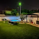 Mustra House - Private Pool & Sauna Villa *