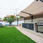 Mustra House - Private Pool & Sauna Vila *