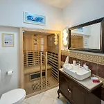 Mustra House - Private Pool & Sauna *
