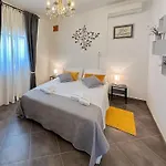 Villa Mustra House - Private Pool & Sauna *
