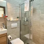 Mustra House - Private Pool & Sauna