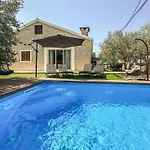 Mustra House - Private Pool & Sauna Villa