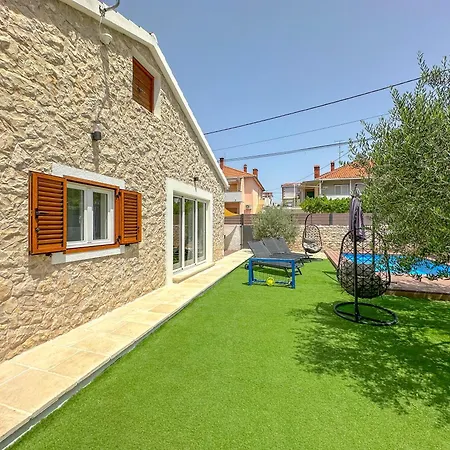 Mustra House - Private Pool & Sauna וילה *