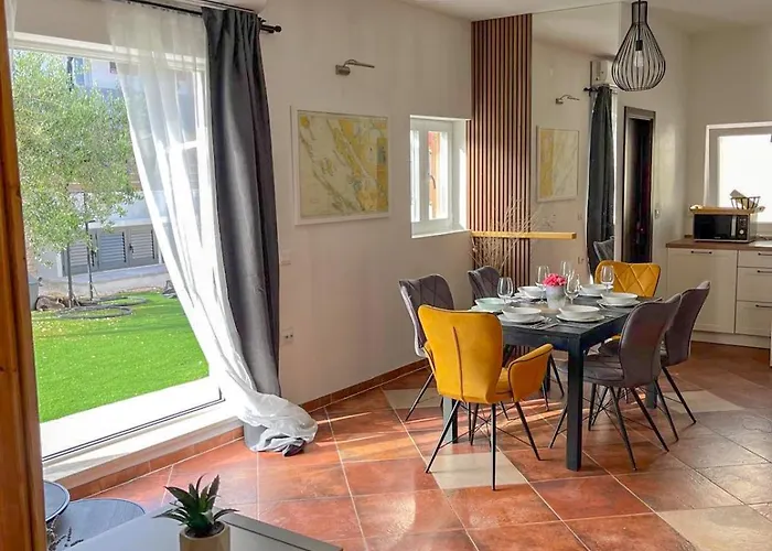 Villa Mustra House - Private Pool & Sauna