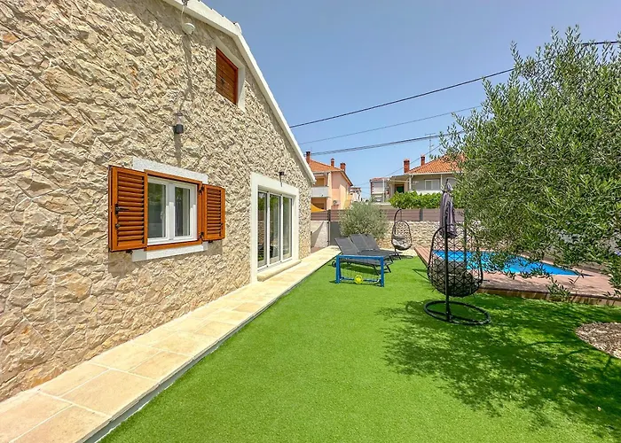 Mustra House - Private Pool & Sauna Villa *