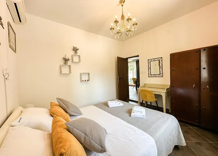 Mustra House - Private Pool & Sauna Villa *