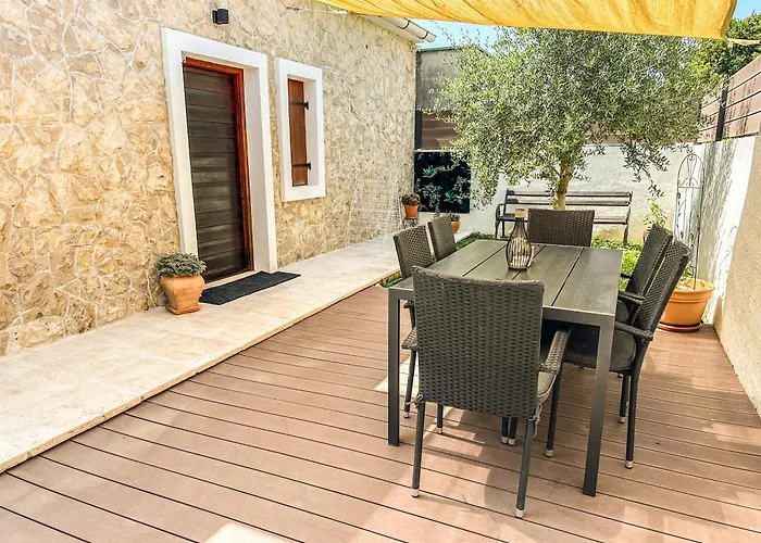 Villa Mustra House - Private Pool & Sauna