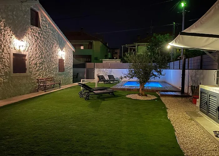 Mustra House - Private Pool & Sauna