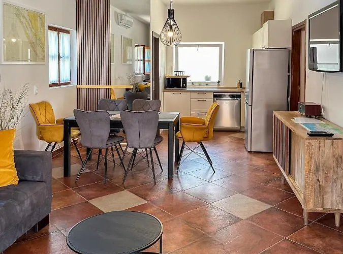 Vila Mustra House - Private Pool & Sauna *