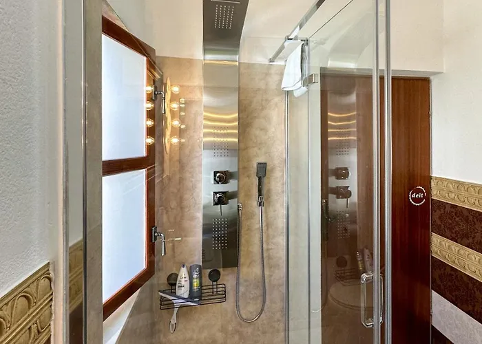 Mustra House - Private Pool & Sauna וילה זאדאר